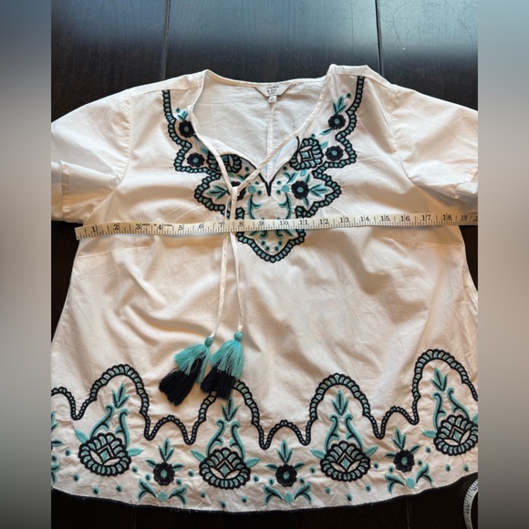 Crown & Ivy Embroidered Tunic Top - Boho Tassel Detail - Size S Petite - Picture 6 of 9